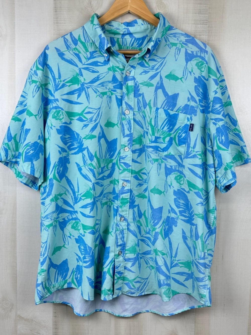Huk Fishing Men’s Kona Short Sleeve Performance Shirt Green Blue Leaves Fish XL